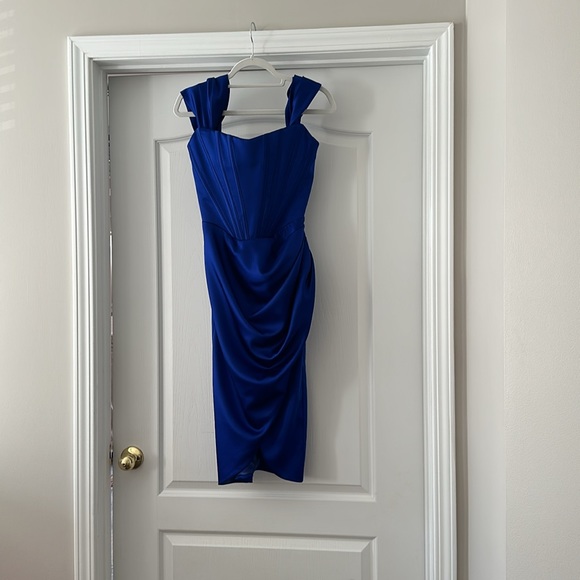 Gigii’s Off Shoulder Corset Dress - Picture 3 of 4